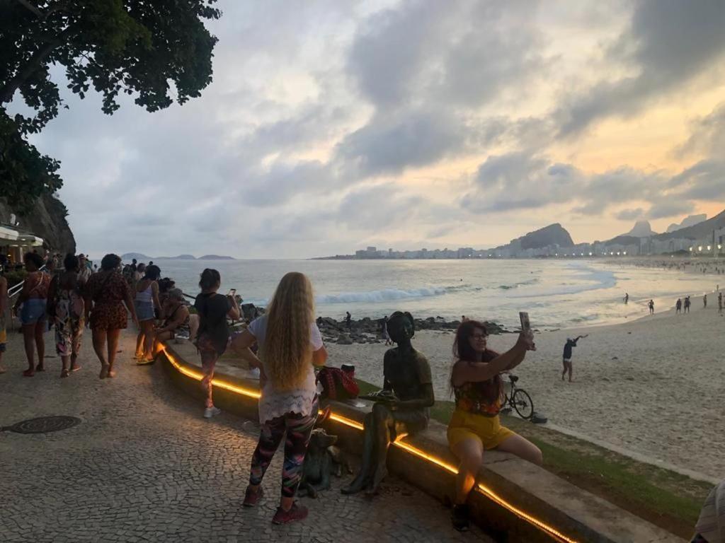 Copacabana rua tranquila e arborizada perto de tudo Posto 2 Río de Janeiro Exterior foto